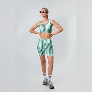 TUCKERNUCK Trellis sports bra size medium